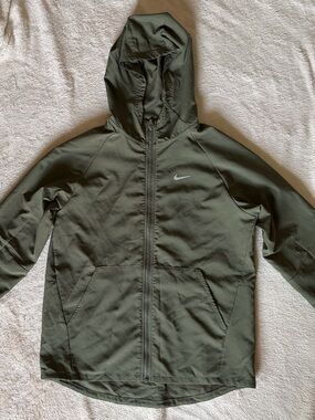 Boys lightweight Nike windbreaker jacket